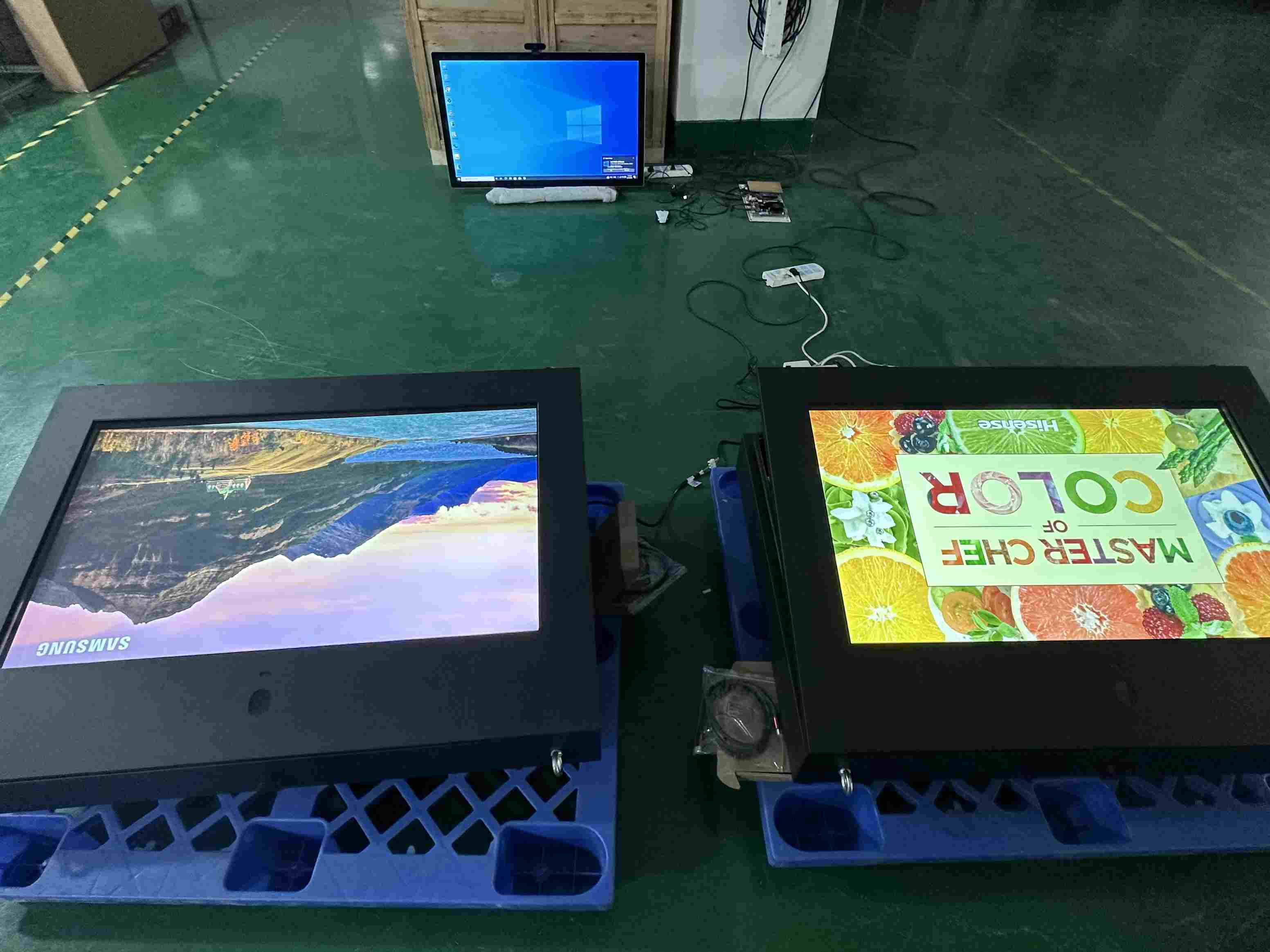Ruangan 43 Wall dipasang 2500nits Kiosk 4K Monitor